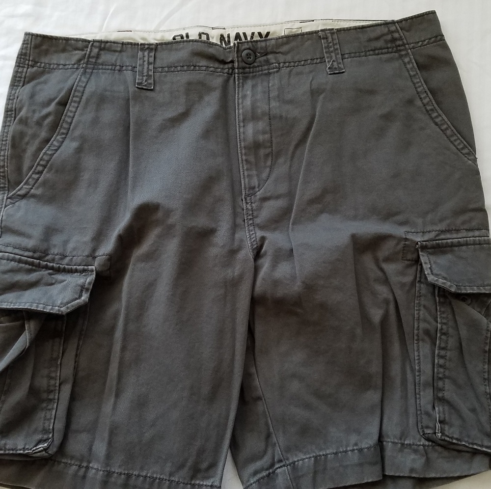 Men's Old Navy Dark Grey Cargo Shorts Size 38